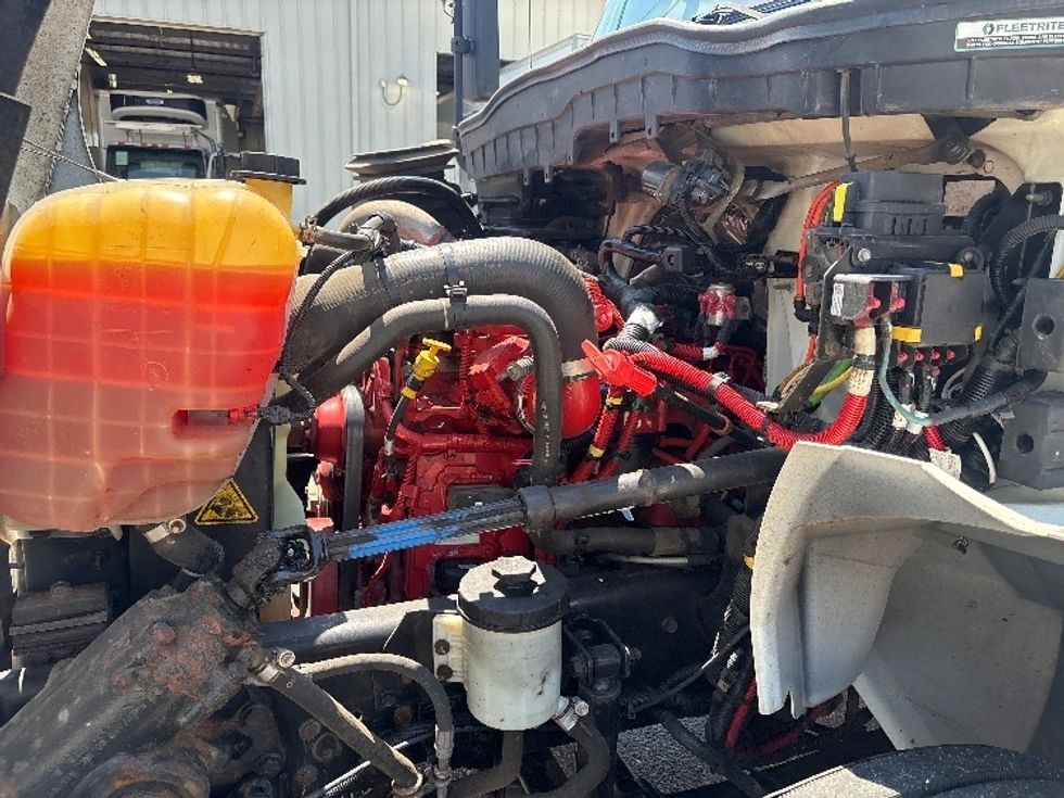 Medium Duty Box Truck-Light and Medium Duty Trucks-International-2021-MV607-Lansing-MI-149,350\n\t\tmiles-$ 61,250 - Image 24