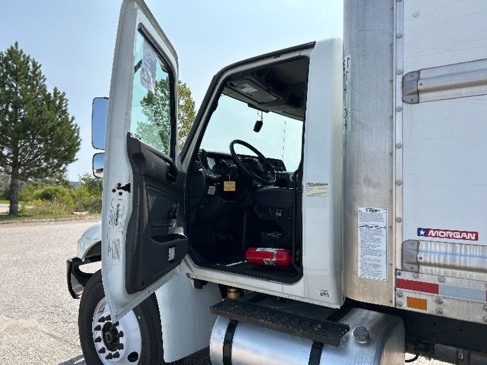 Medium Duty Box Truck-Light and Medium Duty Trucks-International-2021-MV607-Lansing-MI-172,364\n\t\tmiles-$ 54,500 - Image 16