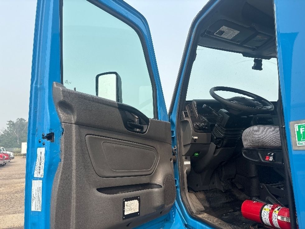 Medium Duty Box Truck-Light and Medium Duty Trucks-International-2021-MV607-Lansing-MI-232,811\n\t\tmiles-$ 50,000 - Image 16