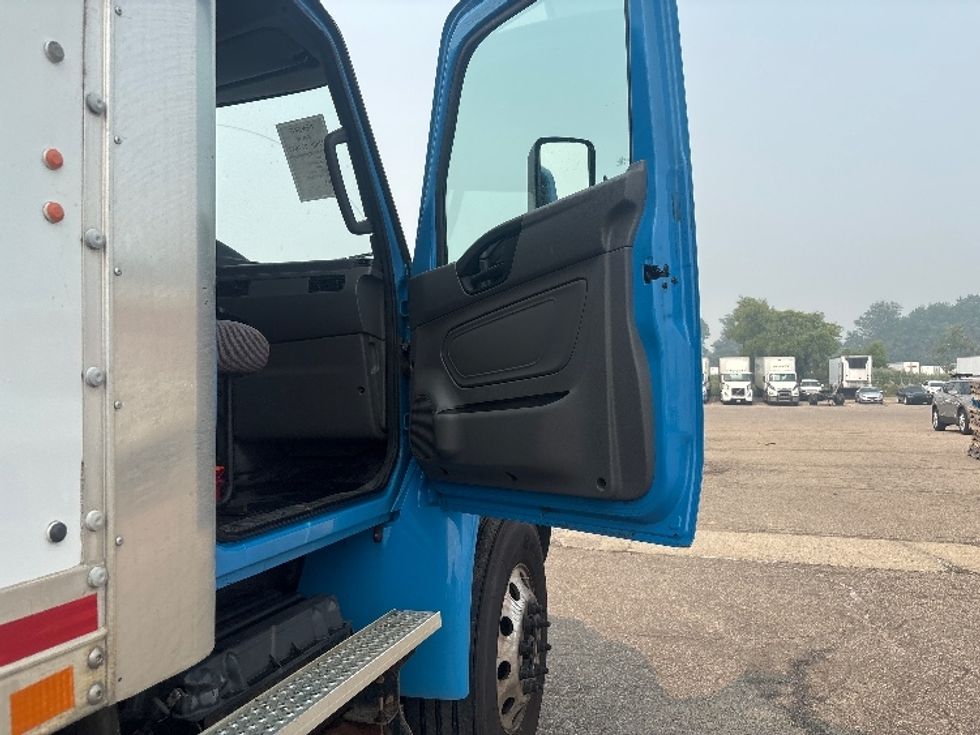 Medium Duty Box Truck-Light and Medium Duty Trucks-International-2021-MV607-Lansing-MI-232,811\n\t\tmiles-$ 50,000 - Image 19