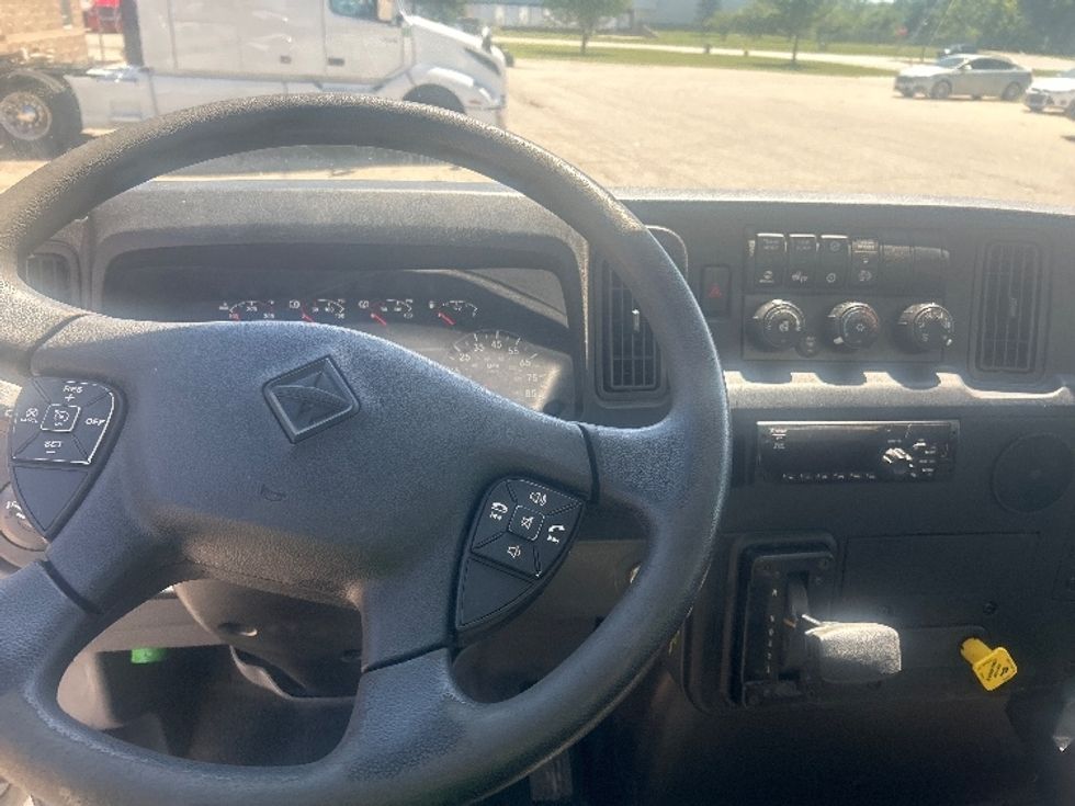 Medium Duty Box Truck-Light and Medium Duty Trucks-International-2021-MV607-Lansing-MI-238,141\n\t\tmiles-$ 34,250 - Image 18