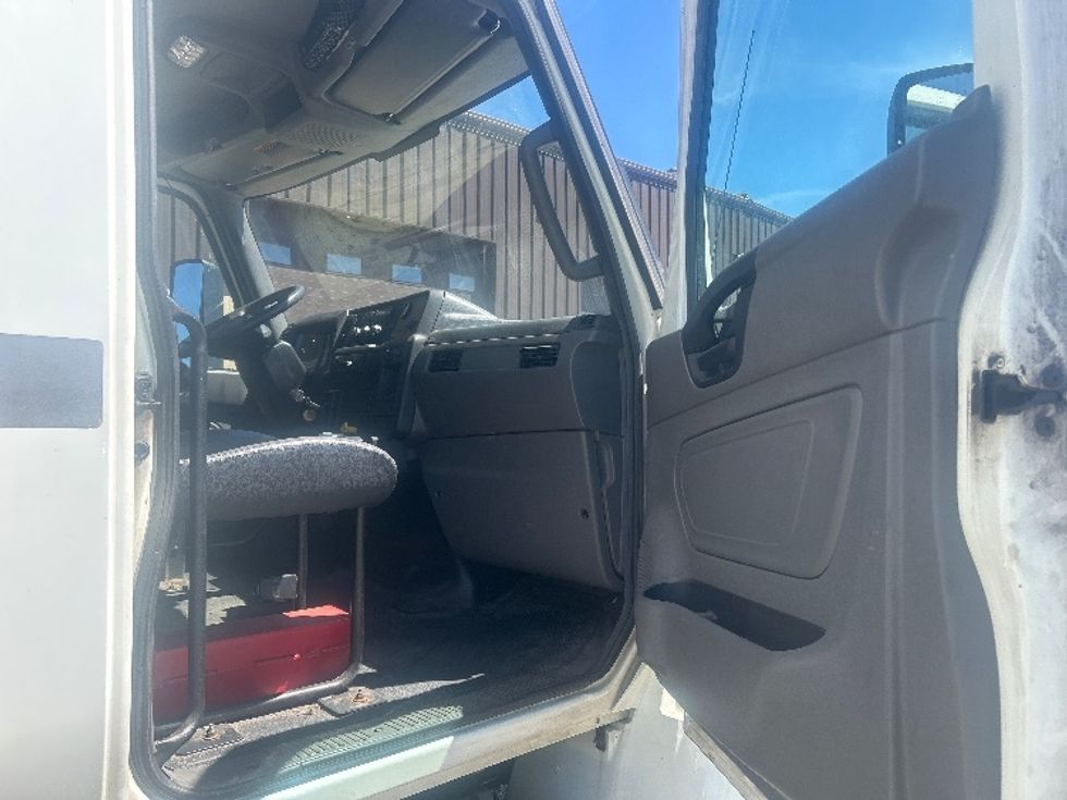 Medium Duty Box Truck-Light and Medium Duty Trucks-International-2021-MV607-Lansing-MI-238,141\n\t\tmiles-$ 34,250 - Image 20