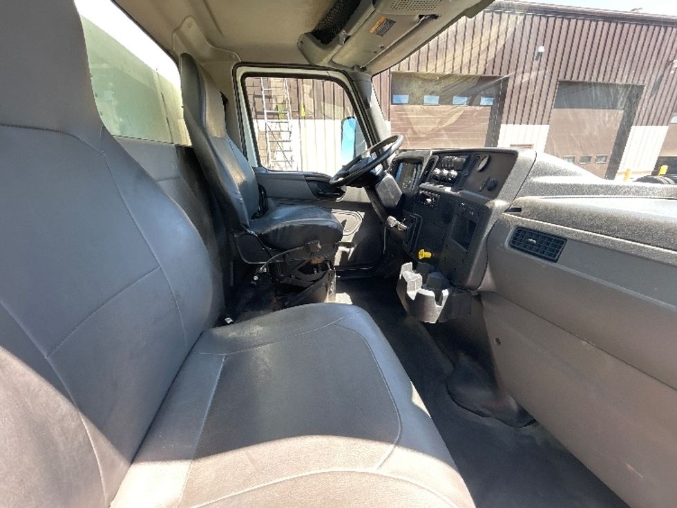 Medium Duty Box Truck-Light and Medium Duty Trucks-International-2021-MV607-Lansing-MI-238,141\n\t\tmiles-$ 34,250 - Image 22