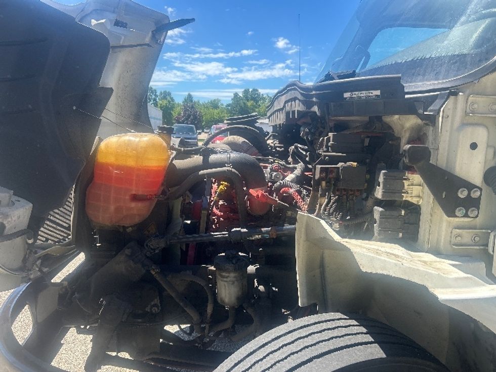 Medium Duty Box Truck-Light and Medium Duty Trucks-International-2021-MV607-Lansing-MI-238,141\n\t\tmiles-$ 34,250 - Image 24