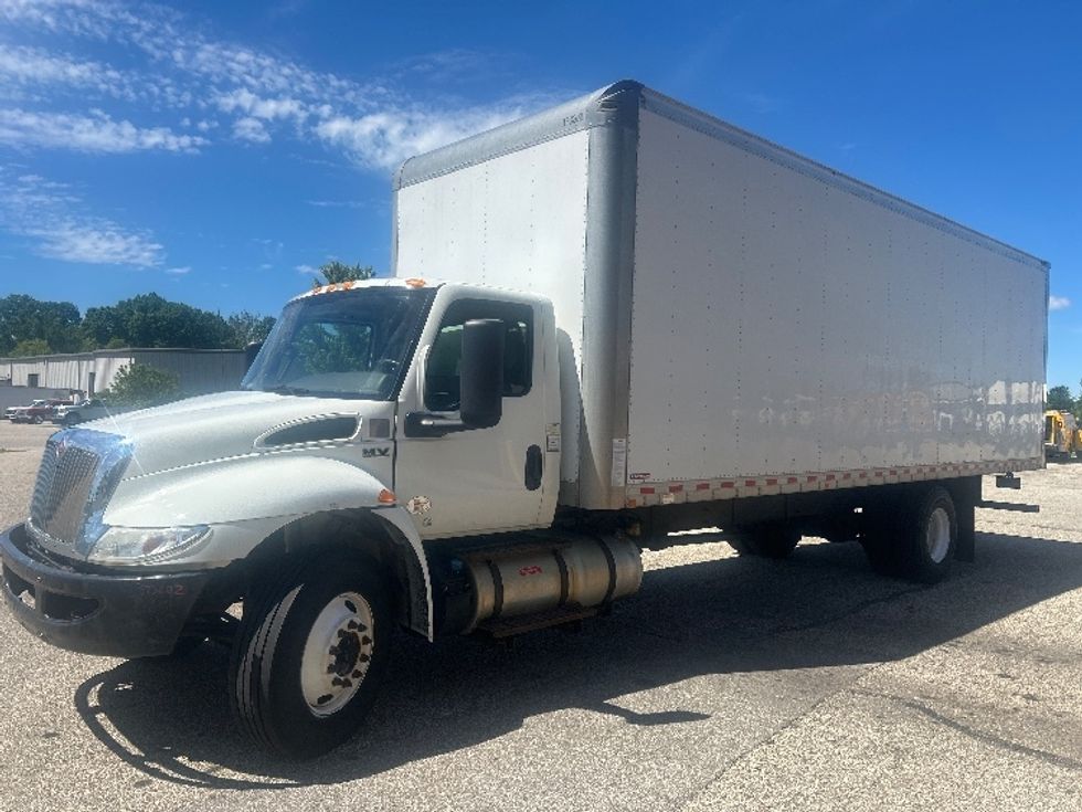 Medium Duty Box Truck-Light and Medium Duty Trucks-International-2021-MV607-Lansing-MI-238,141\n\t\tmiles-$ 34,250 - Image 3