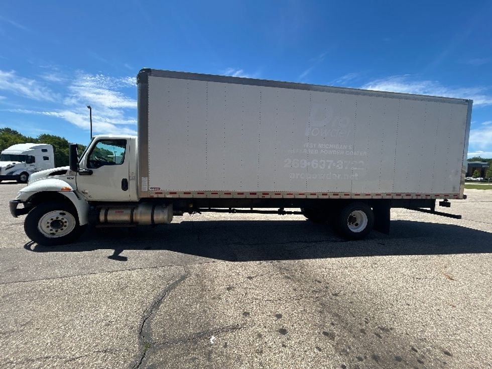 Medium Duty Box Truck-Light and Medium Duty Trucks-International-2021-MV607-Lansing-MI-238,141\n\t\tmiles-$ 34,250 - Image 4