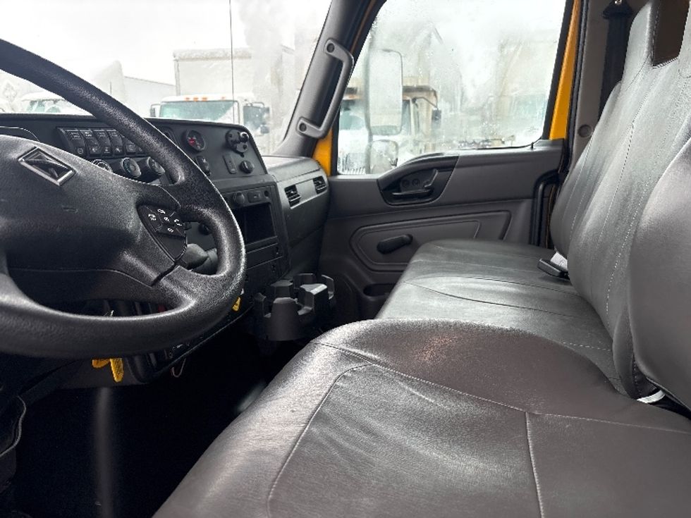 Medium Duty Box Truck-Light and Medium Duty Trucks-International-2021-MV607-Lansing-MI-239,236\n\t\tmiles-$ 35,750 - Image 17