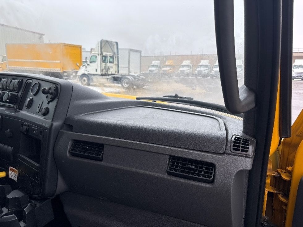 Medium Duty Box Truck-Light and Medium Duty Trucks-International-2021-MV607-Lansing-MI-239,236\n\t\tmiles-$ 35,750 - Image 21