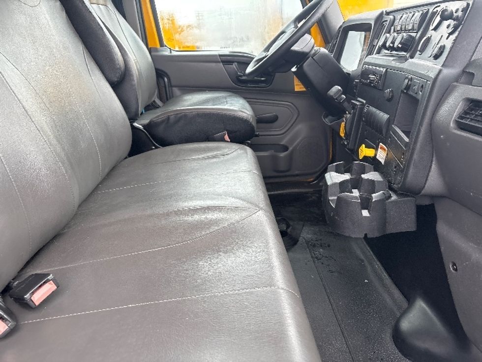 Medium Duty Box Truck-Light and Medium Duty Trucks-International-2021-MV607-Lansing-MI-239,236\n\t\tmiles-$ 35,750 - Image 22