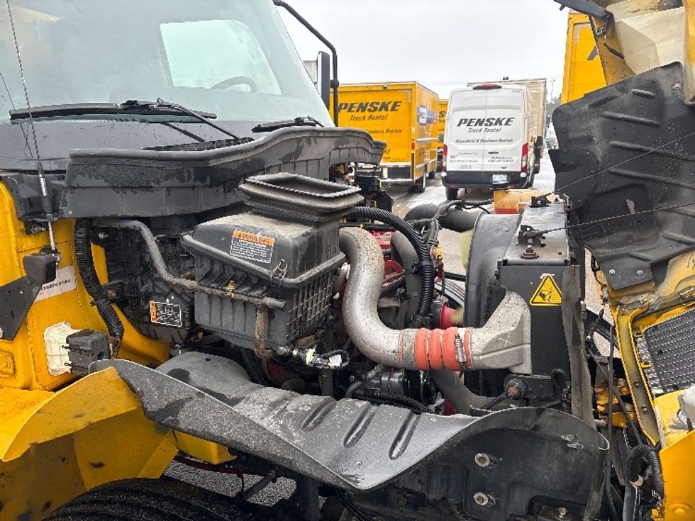 Medium Duty Box Truck-Light and Medium Duty Trucks-International-2021-MV607-Lansing-MI-239,236\n\t\tmiles-$ 35,750 - Image 23