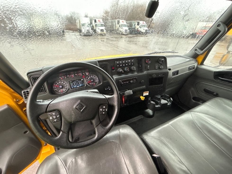 Medium Duty Box Truck-Light and Medium Duty Trucks-International-2021-MV607-Lansing-MI-241,482\n\t\tmiles-$ 33,750 - Image 18