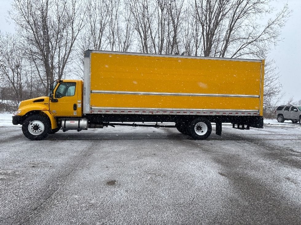Medium Duty Box Truck-Light and Medium Duty Trucks-International-2021-MV607-Lansing-MI-241,482\n\t\tmiles-$ 33,750 - Image 4