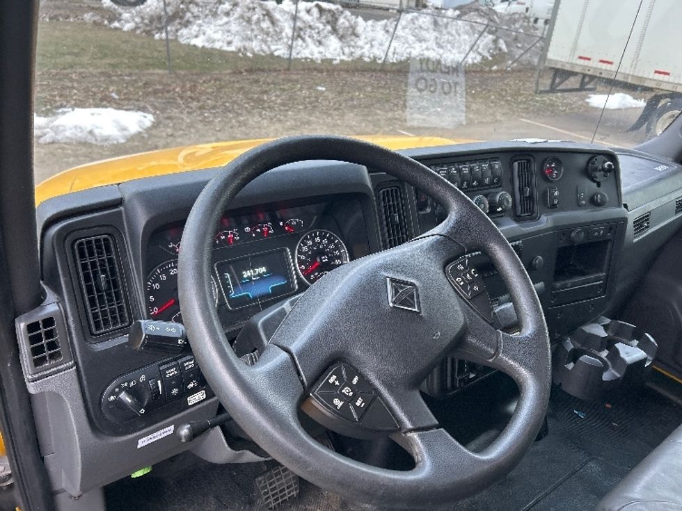 Medium Duty Box Truck-Light and Medium Duty Trucks-International-2021-MV607-Lansing-MI-241,705\n\t\tmiles-$ 33,500 - Image 17