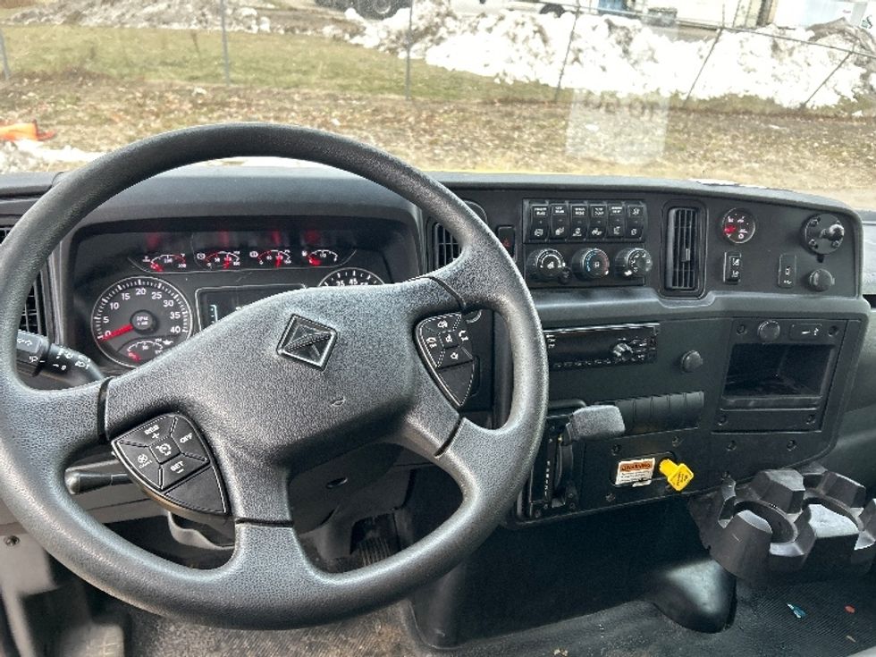 Medium Duty Box Truck-Light and Medium Duty Trucks-International-2021-MV607-Lansing-MI-241,705\n\t\tmiles-$ 33,500 - Image 18