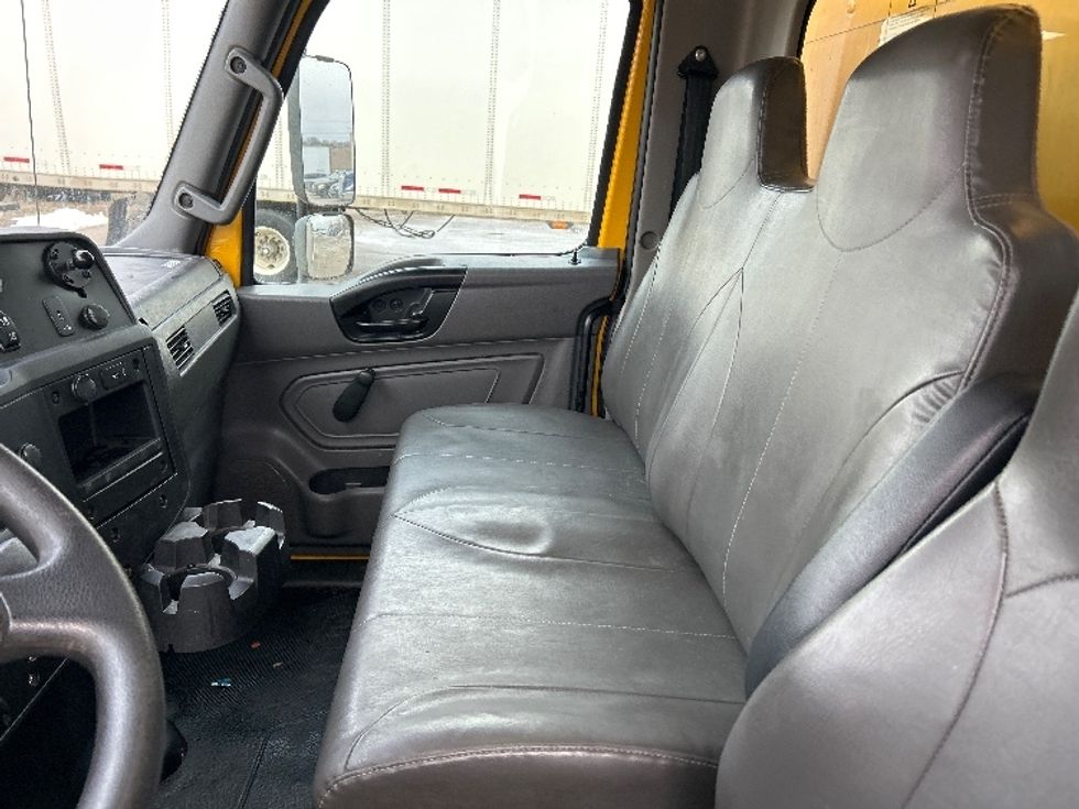 Medium Duty Box Truck-Light and Medium Duty Trucks-International-2021-MV607-Lansing-MI-241,705\n\t\tmiles-$ 33,500 - Image 19