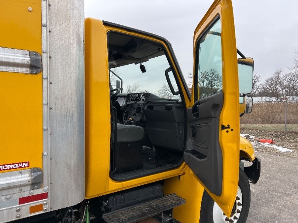 Medium Duty Box Truck-Light and Medium Duty Trucks-International-2021-MV607-Lansing-MI-241,705\n\t\tmiles-$ 33,500 - Image 20