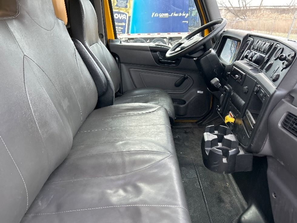 Medium Duty Box Truck-Light and Medium Duty Trucks-International-2021-MV607-Lansing-MI-241,705\n\t\tmiles-$ 33,500 - Image 22