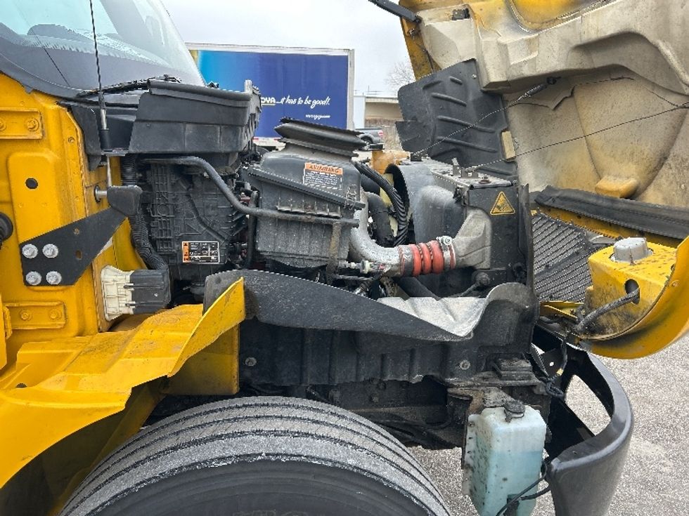 Medium Duty Box Truck-Light and Medium Duty Trucks-International-2021-MV607-Lansing-MI-241,705\n\t\tmiles-$ 33,500 - Image 23