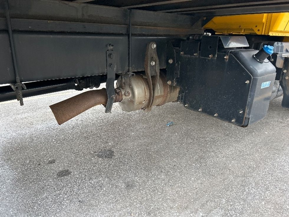 Medium Duty Box Truck-Light and Medium Duty Trucks-International-2021-MV607-Lansing-MI-241,705\n\t\tmiles-$ 33,500 - Image 26