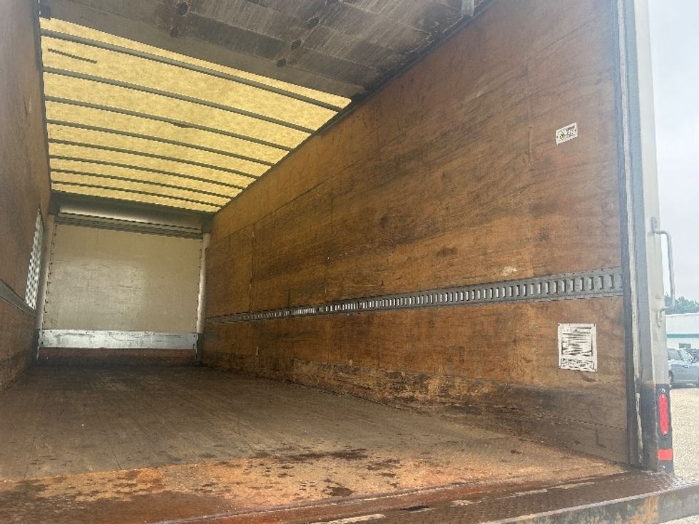 Medium Duty Box Truck-Light and Medium Duty Trucks-International-2021-MV607-Lansing-MI-290,505\n\t\tmiles-$ 30,500 - Image 12