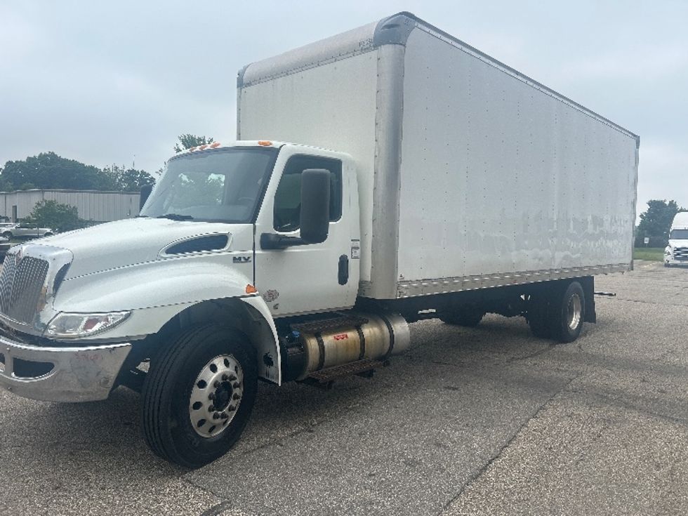 Medium Duty Box Truck-Light and Medium Duty Trucks-International-2021-MV607-Lansing-MI-290,505\n\t\tmiles-$ 30,500 - Image 3