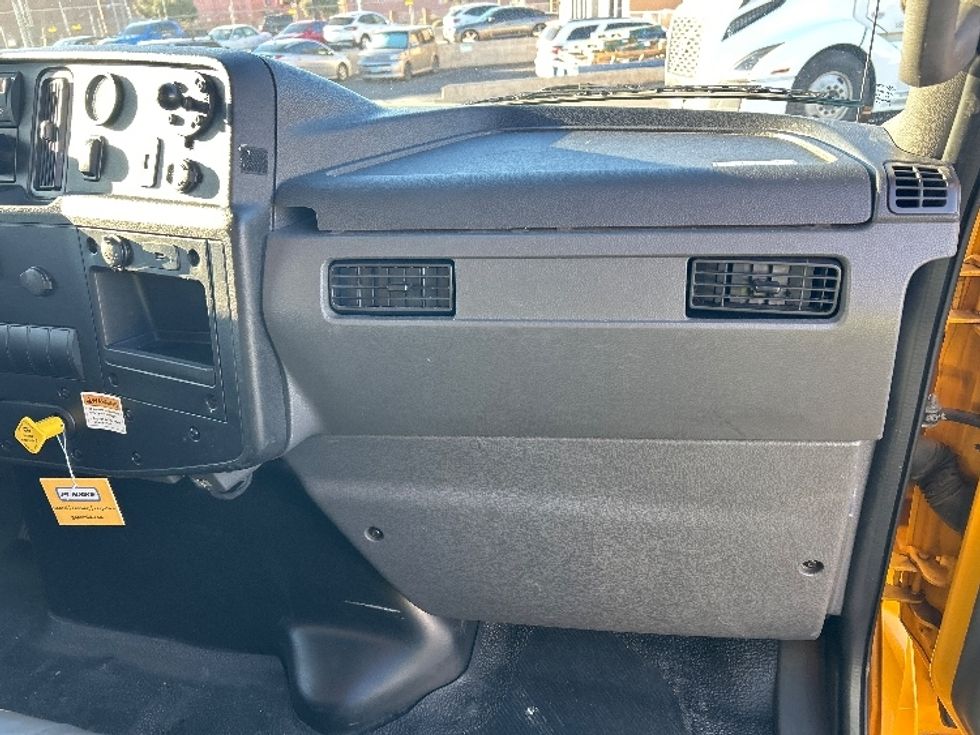 Medium Duty Box Truck-Light and Medium Duty Trucks-International-2021-MV607-Las Vegas-NV-190,556\n\t\tmiles-$ 42,750 - Image 21