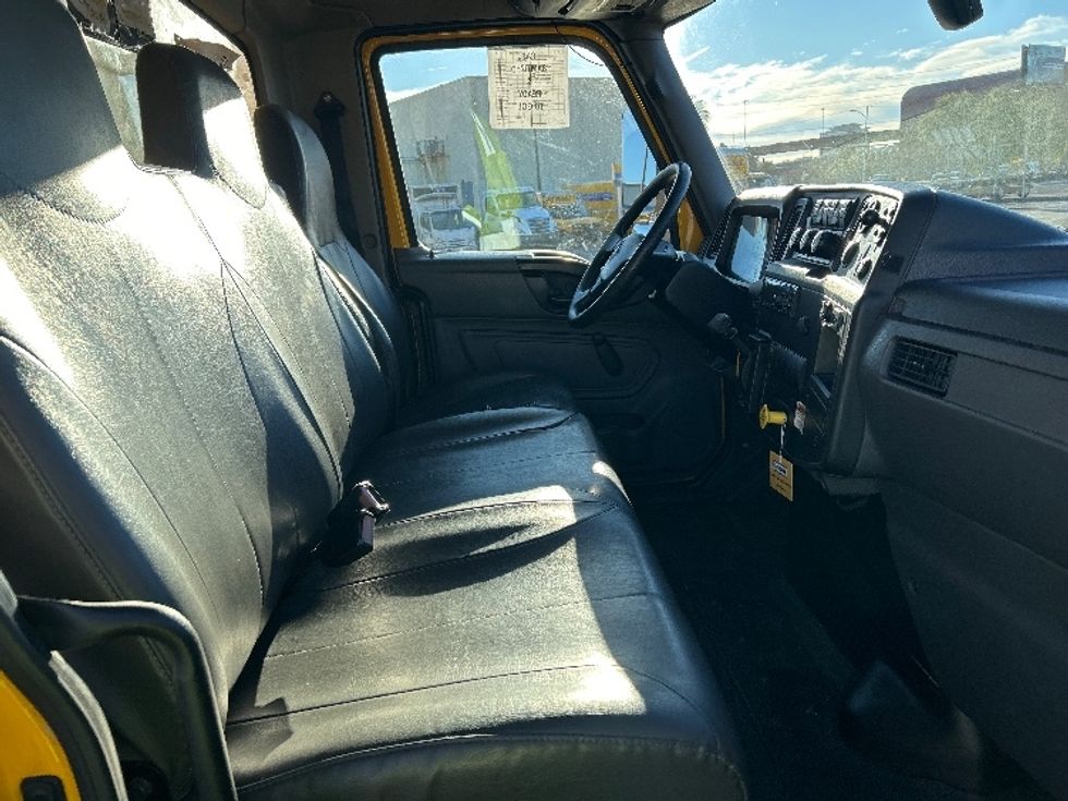 Medium Duty Box Truck-Light and Medium Duty Trucks-International-2021-MV607-Las Vegas-NV-190,556\n\t\tmiles-$ 42,750 - Image 22