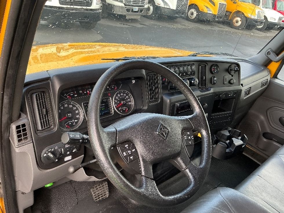 Medium Duty Box Truck-Light and Medium Duty Trucks-International-2021-MV607-Las Vegas-NV-192,127\n\t\tmiles-$ 43,500 - Image 17