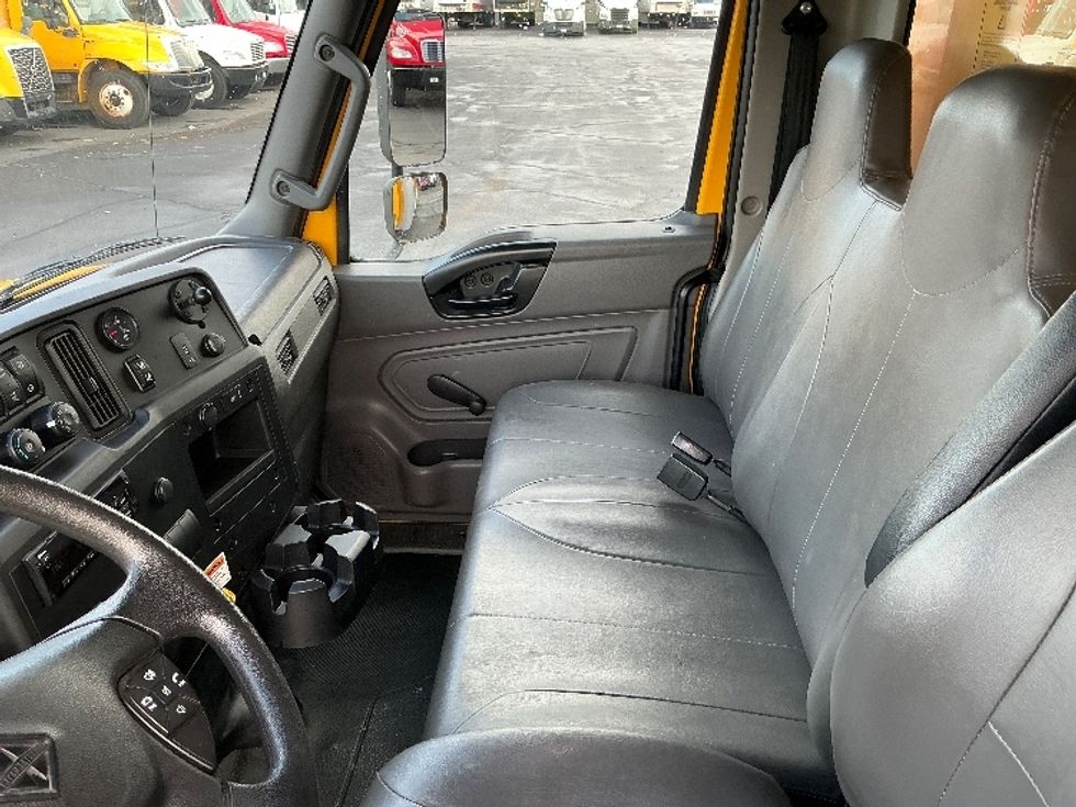 Medium Duty Box Truck-Light and Medium Duty Trucks-International-2021-MV607-Las Vegas-NV-192,127\n\t\tmiles-$ 43,500 - Image 19