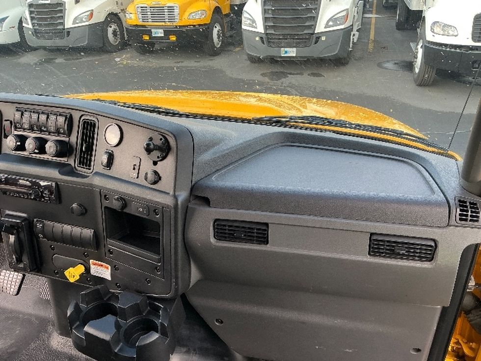 Medium Duty Box Truck-Light and Medium Duty Trucks-International-2021-MV607-Las Vegas-NV-192,127\n\t\tmiles-$ 43,500 - Image 21