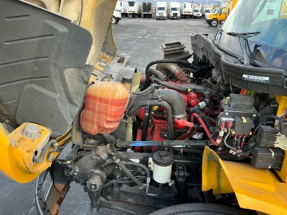 Medium Duty Box Truck-Light and Medium Duty Trucks-International-2021-MV607-Las Vegas-NV-192,127\n\t\tmiles-$ 43,500 - Image 24