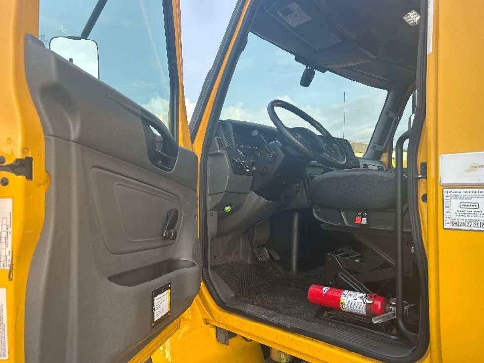 Medium Duty Box Truck-Light and Medium Duty Trucks-International-2021-MV607-Las Vegas-NV-213,225\n\t\tmiles-$ 40,250 - Image 15