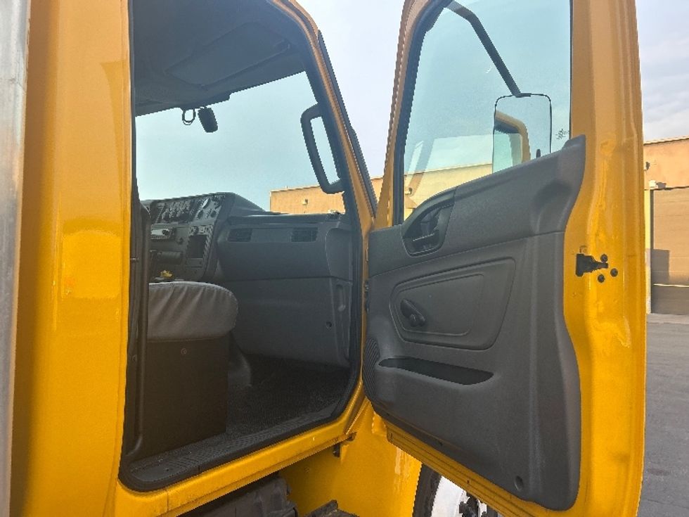 Medium Duty Box Truck-Light and Medium Duty Trucks-International-2021-MV607-Las Vegas-NV-213,225\n\t\tmiles-$ 40,250 - Image 19