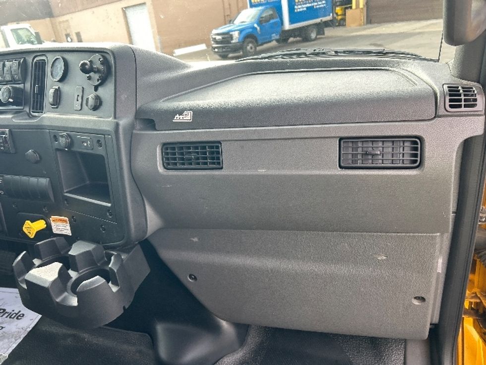 Medium Duty Box Truck-Light and Medium Duty Trucks-International-2021-MV607-Las Vegas-NV-217,411\n\t\tmiles-$ 36,250 - Image 21