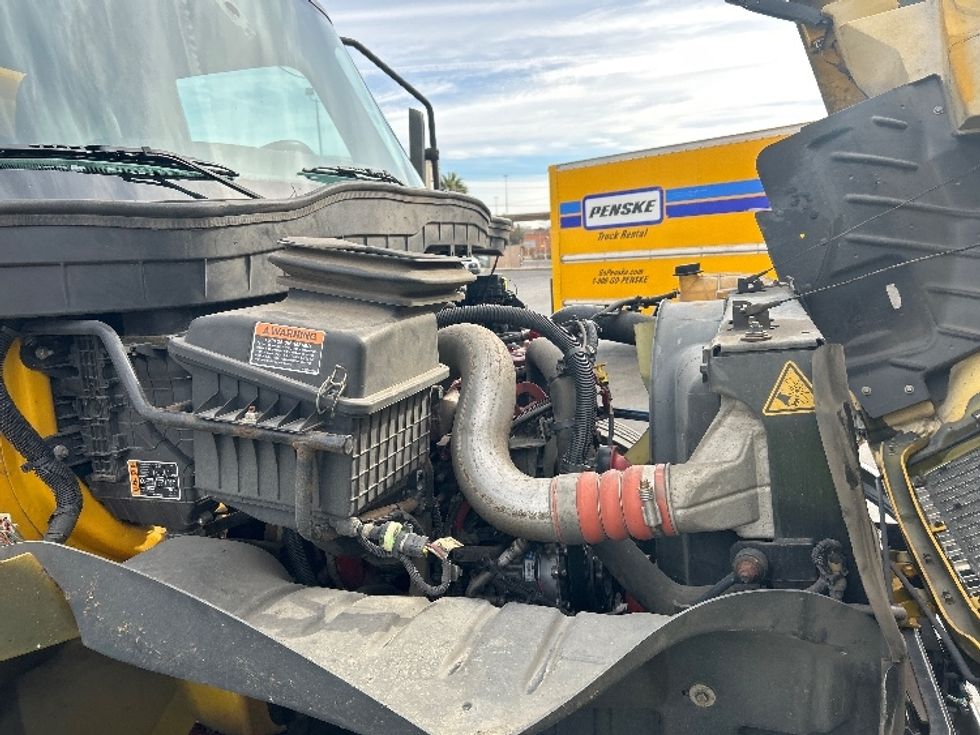 Medium Duty Box Truck-Light and Medium Duty Trucks-International-2021-MV607-Las Vegas-NV-217,411\n\t\tmiles-$ 36,250 - Image 23