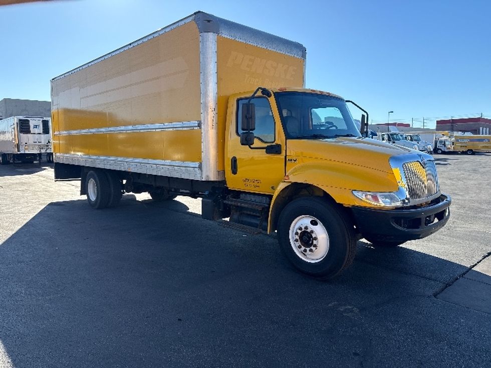 Medium Duty Box Truck-Light and Medium Duty Trucks-International-2021-MV607-Las Vegas-NV-220,742\n\t\tmiles-$ 39,250 - Image 1