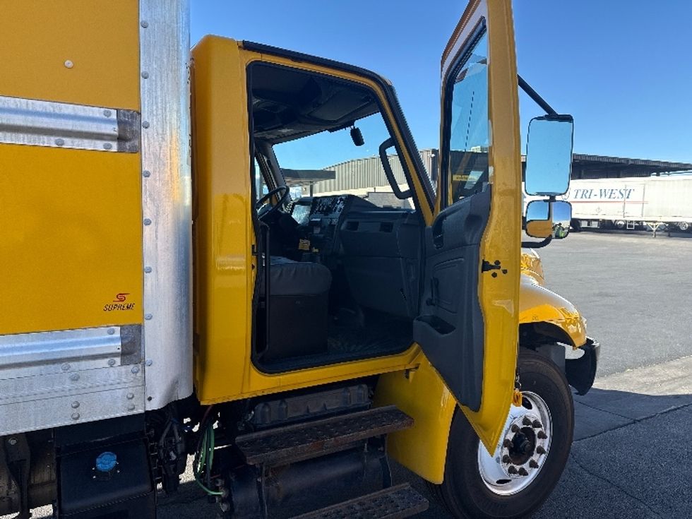 Medium Duty Box Truck-Light and Medium Duty Trucks-International-2021-MV607-Las Vegas-NV-220,742\n\t\tmiles-$ 39,250 - Image 19