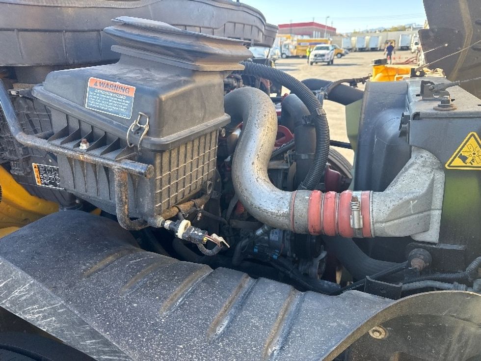 Medium Duty Box Truck-Light and Medium Duty Trucks-International-2021-MV607-Las Vegas-NV-220,742\n\t\tmiles-$ 39,250 - Image 22