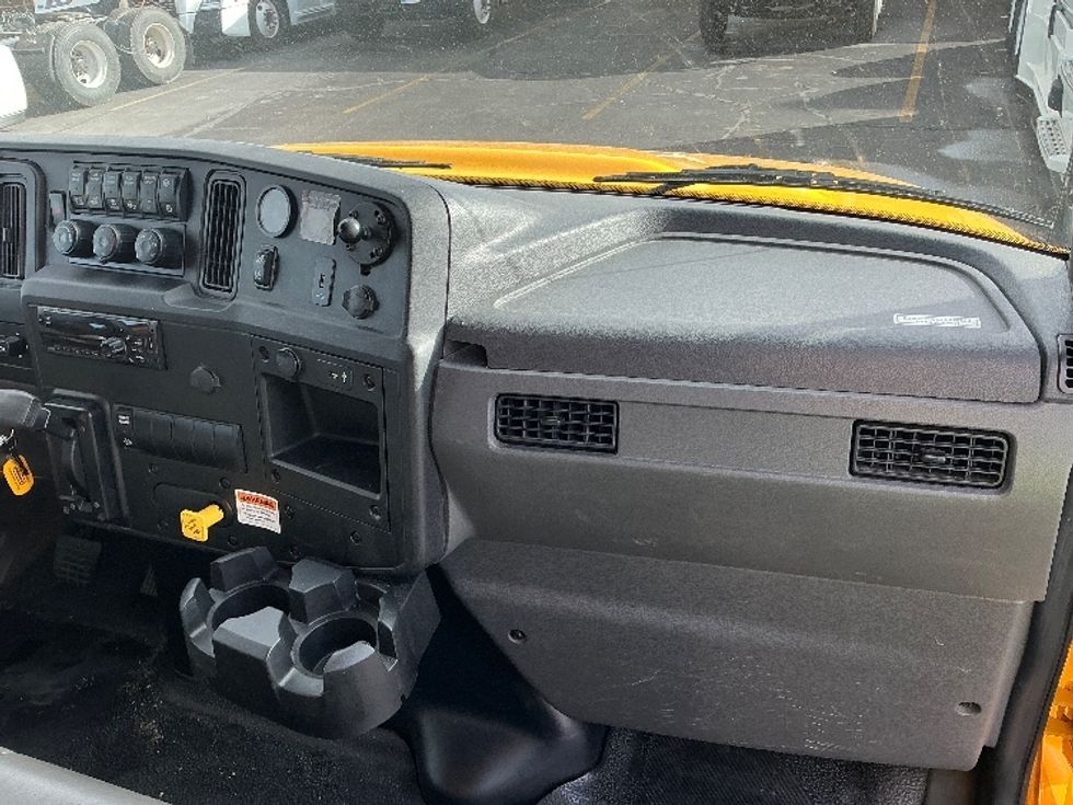 Medium Duty Box Truck-Light and Medium Duty Trucks-International-2021-MV607-Las Vegas-NV-234,705\n\t\tmiles-$ 37,250 - Image 21