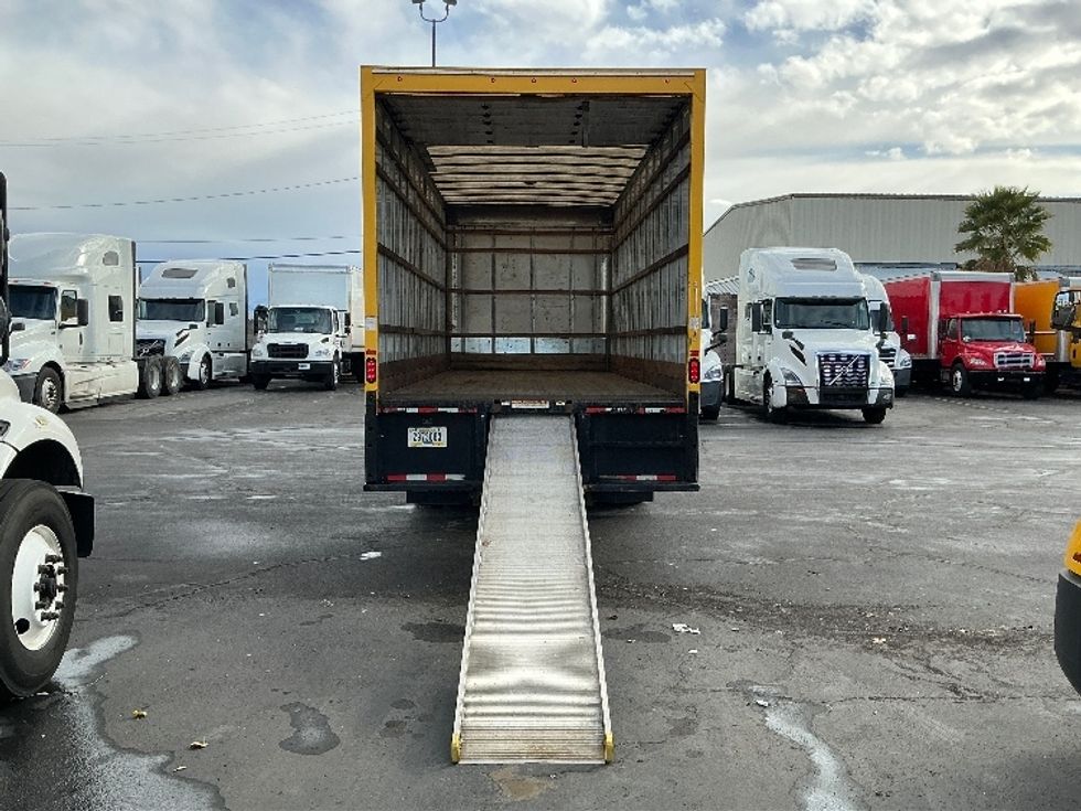 Medium Duty Box Truck-Light and Medium Duty Trucks-International-2021-MV607-Las Vegas-NV-234,705\n\t\tmiles-$ 37,250 - Image 9