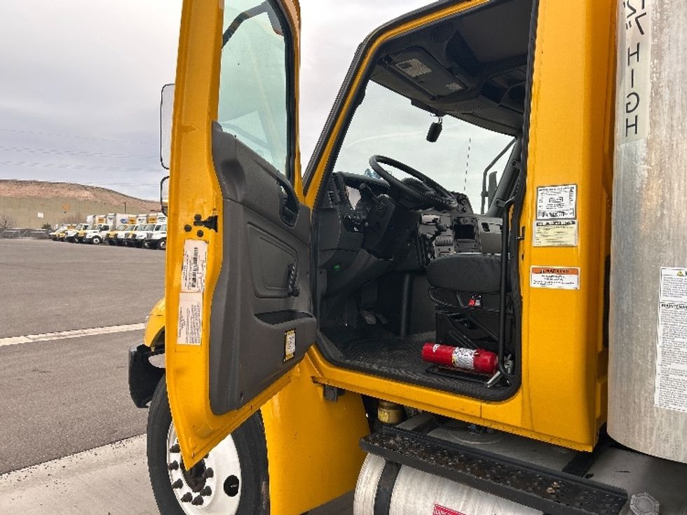 Medium Duty Box Truck-Light and Medium Duty Trucks-International-2021-MV607-Las Vegas-NV-237,491\n\t\tmiles-$ 35,750 - Image 14