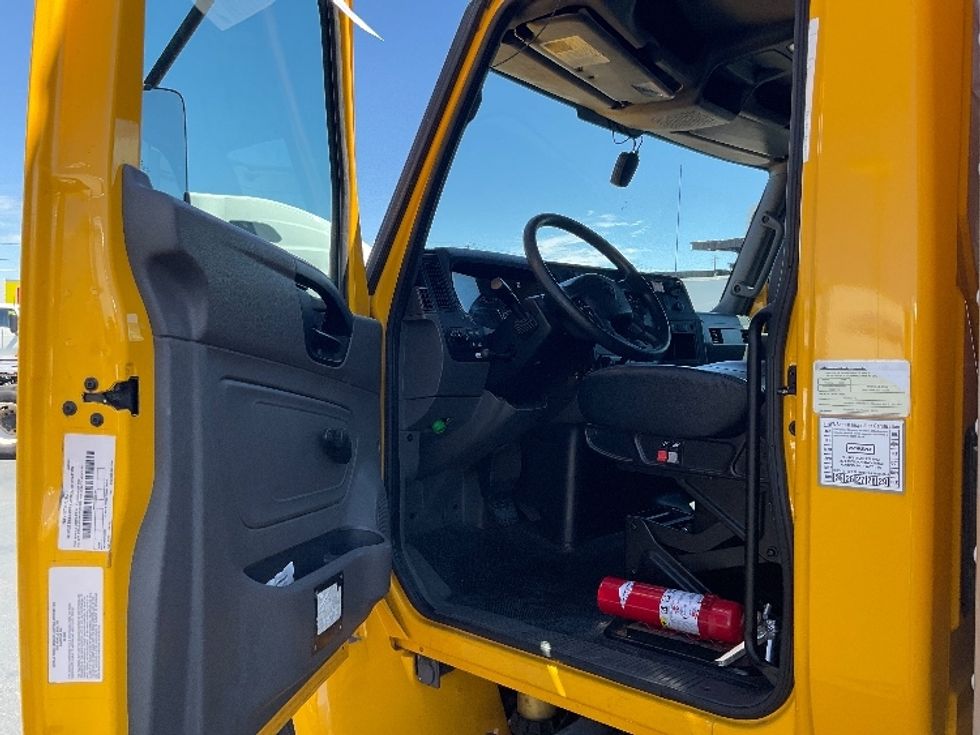 Medium Duty Box Truck-Light and Medium Duty Trucks-International-2021-MV607-Las Vegas-NV-252,418\n\t\tmiles-$ 31,750 - Image 15
