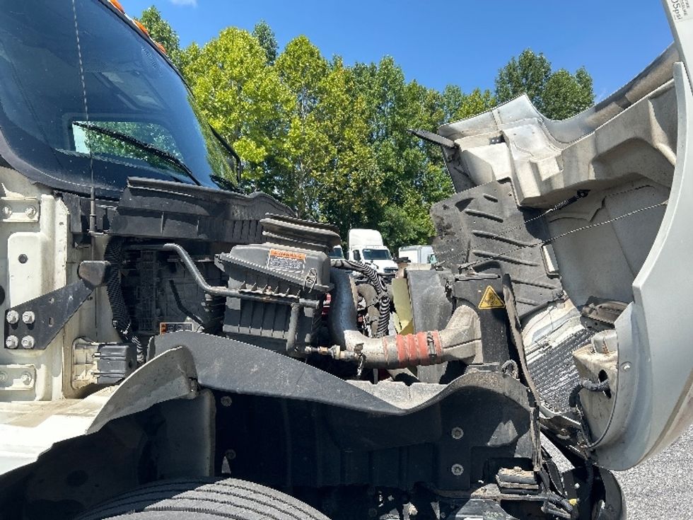 Medium Duty Box Truck-Light and Medium Duty Trucks-International-2021-MV607-Las Vegas-NV-281,852\n\t\tmiles-$ 35,750 - Image 23