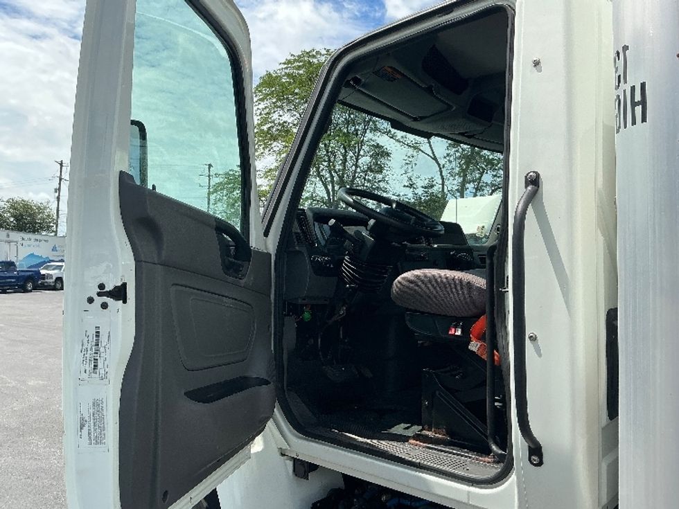 Medium Duty Box Truck-Light and Medium Duty Trucks-International-2021-MV607-Lexington-KY-146,025\n\t\tmiles-$ 55,000 - Image 16