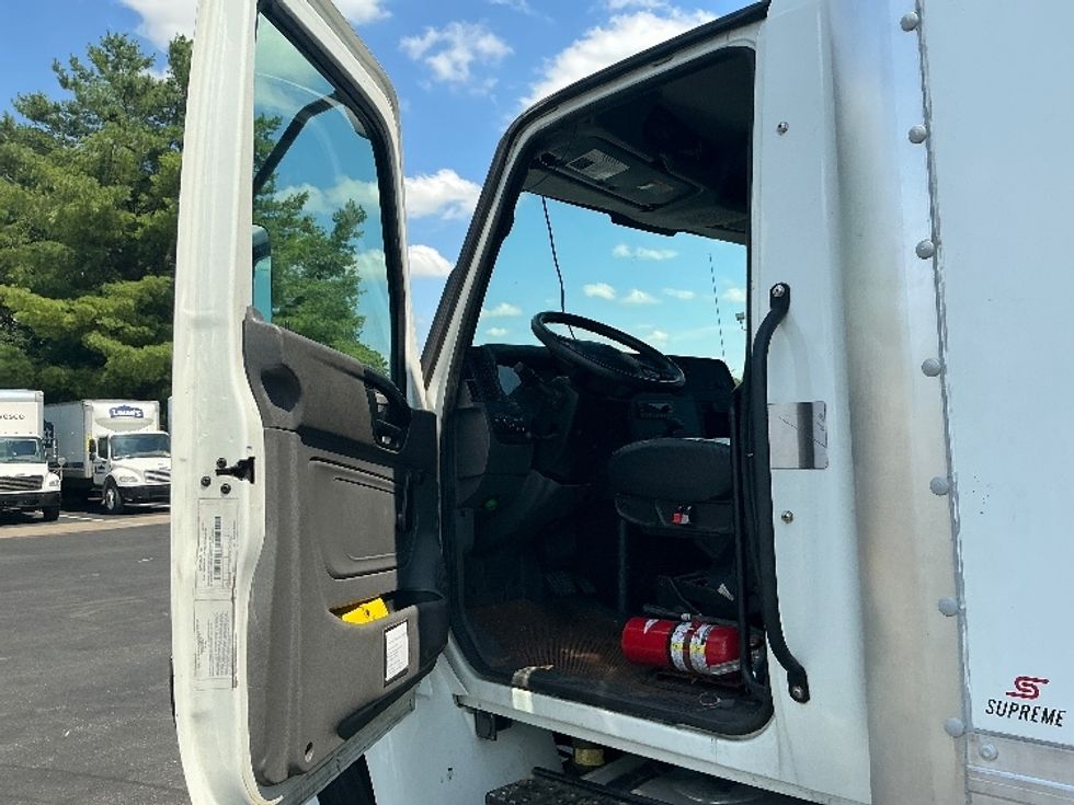 Medium Duty Box Truck-Light and Medium Duty Trucks-International-2021-MV607-Lexington-KY-16,880\n\t\tmiles-$ 60,000 - Image 15