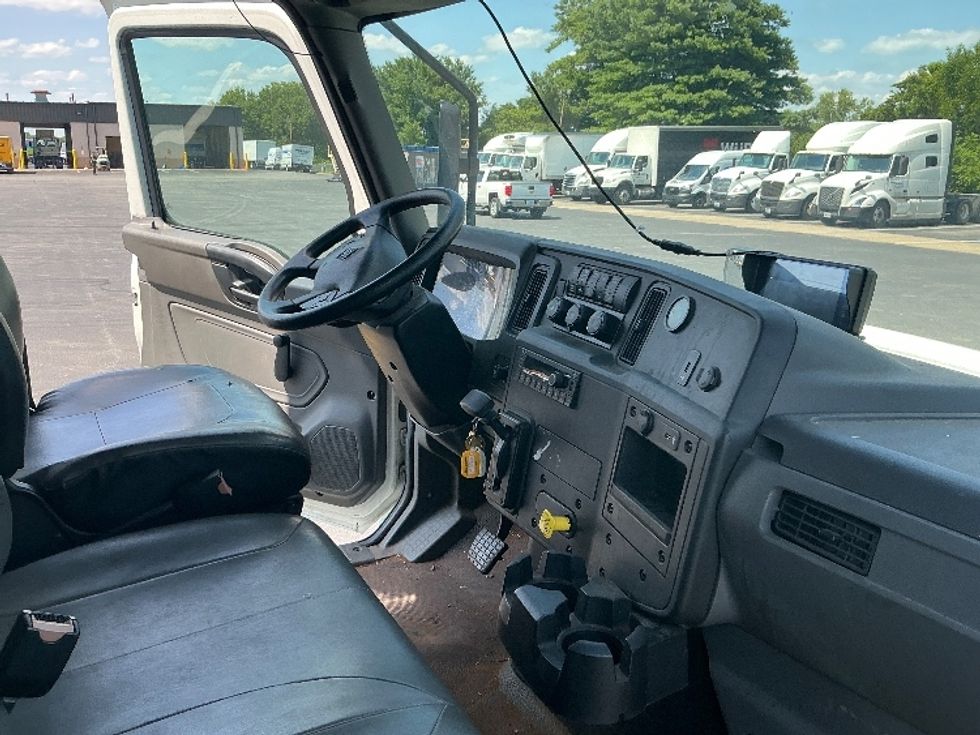 Medium Duty Box Truck-Light and Medium Duty Trucks-International-2021-MV607-Lexington-KY-16,880\n\t\tmiles-$ 60,000 - Image 21