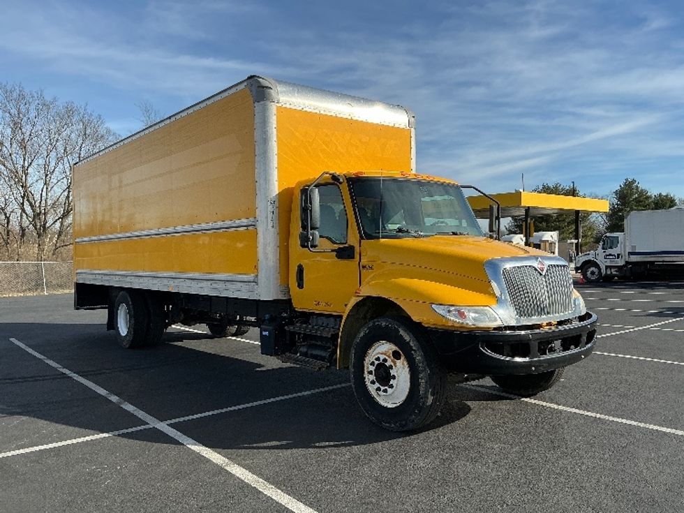 Medium Duty Box Truck-Light and Medium Duty Trucks-International-2021-MV607-Lexington-KY-216,929\n\t\tmiles-$ 39,750 - Image 1