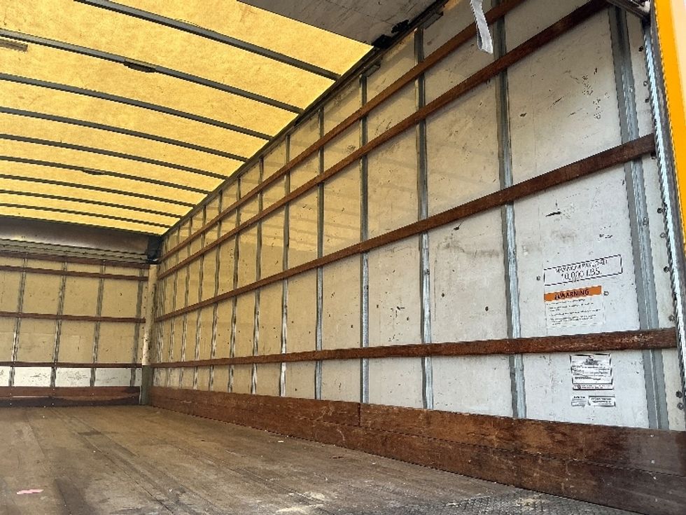 Medium Duty Box Truck-Light and Medium Duty Trucks-International-2021-MV607-Lexington-KY-216,929\n\t\tmiles-$ 39,750 - Image 12