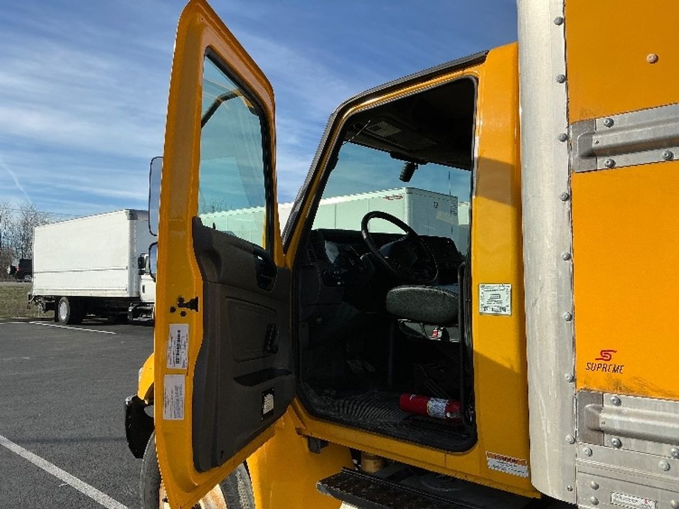 Medium Duty Box Truck-Light and Medium Duty Trucks-International-2021-MV607-Lexington-KY-216,929\n\t\tmiles-$ 39,750 - Image 16
