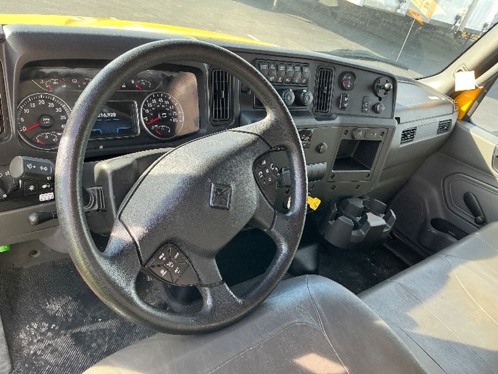 Medium Duty Box Truck-Light and Medium Duty Trucks-International-2021-MV607-Lexington-KY-216,929\n\t\tmiles-$ 39,750 - Image 17